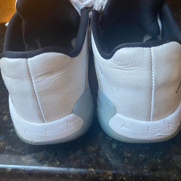 Air Jordan 11 CMFT Low V2 - Picture 8 of 12